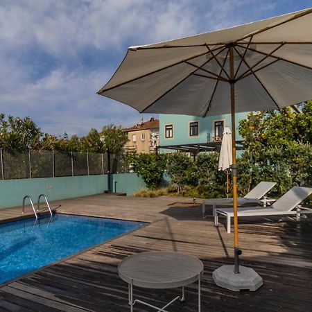 Lovelystay - Downtown Studio With Pool, Ac And Balcony ポルト エクステリア 写真