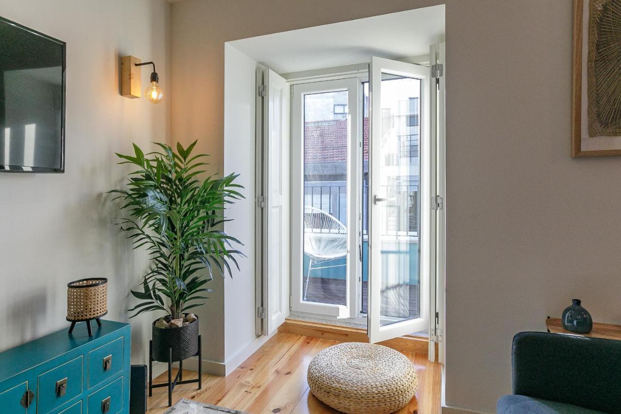 Lovelystay - Downtown Studio With Pool, Ac And Balcony ポルト エクステリア 写真