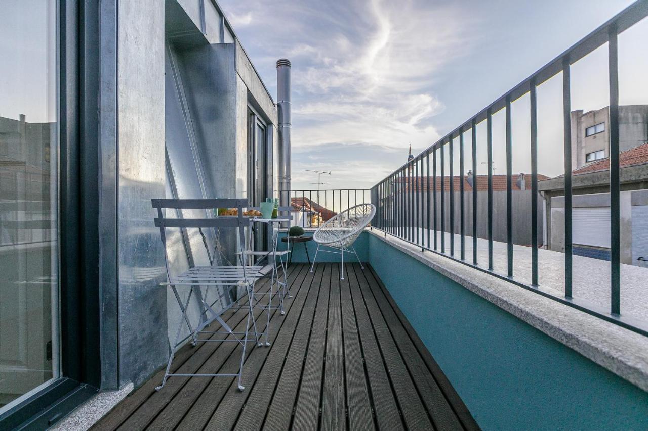 Lovelystay - Downtown Studio With Pool, Ac And Balcony ポルト エクステリア 写真