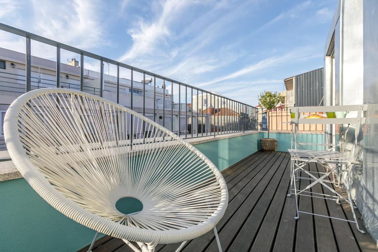 Lovelystay - Downtown Studio With Pool, Ac And Balcony ポルト エクステリア 写真