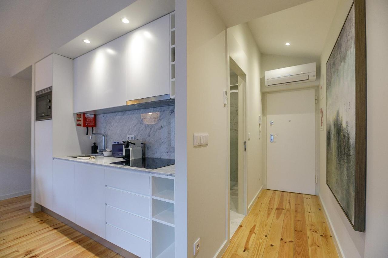 Lovelystay - Downtown Studio With Pool, Ac And Balcony ポルト エクステリア 写真