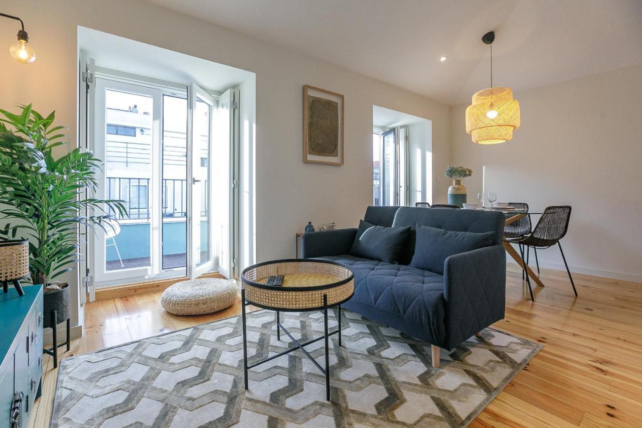 Lovelystay - Downtown Studio With Pool, Ac And Balcony ポルト エクステリア 写真