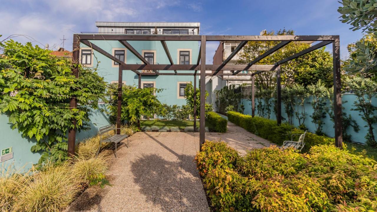 Lovelystay - Downtown Studio With Pool, Ac And Balcony ポルト エクステリア 写真